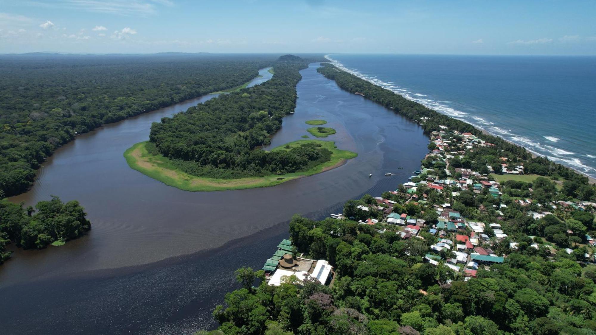 Tortuguero Adventures Beach House Екстериор снимка